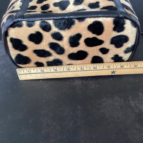 $25 Maxx New York Faux Fur Animal Print Tote Bag. - Picture 7 of 12